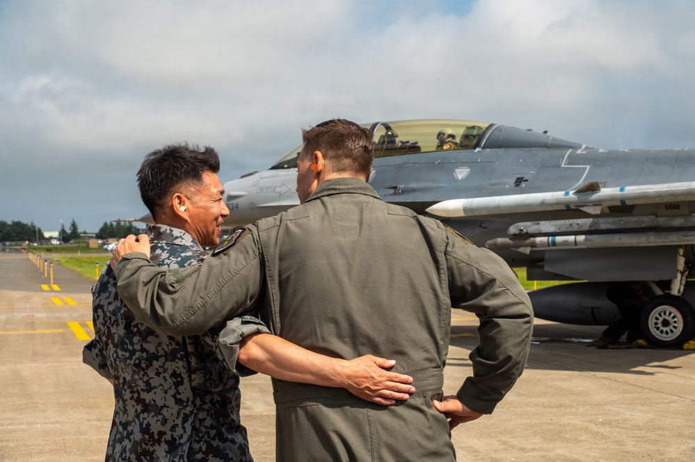 Strengthening the Alliance: F-16 Fam Flight