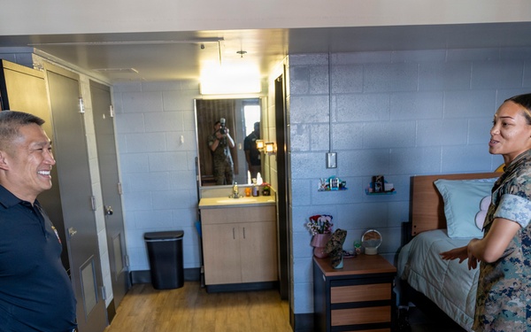 SECNAV Visits Camp Lejeune