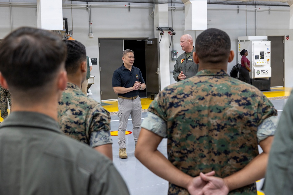 SECNAV Visits Camp Lejeune
