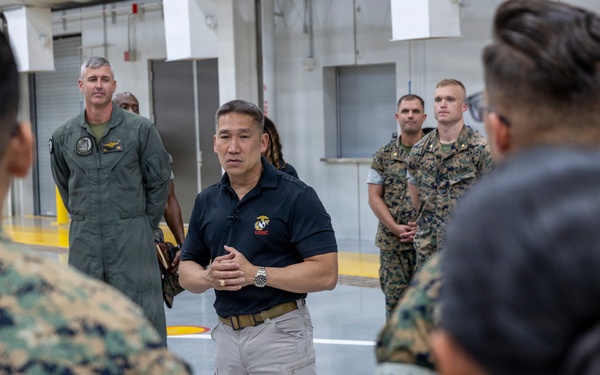 SECNAV Visits Camp Lejeune
