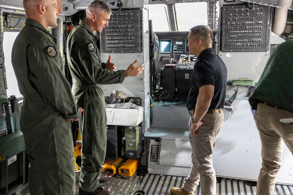SECNAV Visits Camp Lejeune