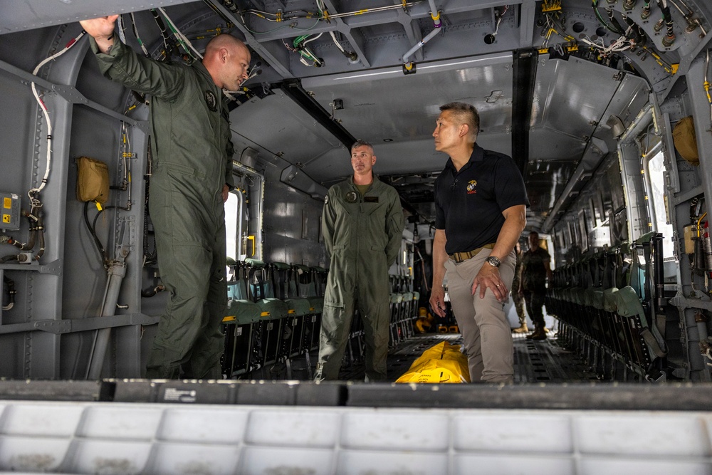 SECNAV Visits Camp Lejeune