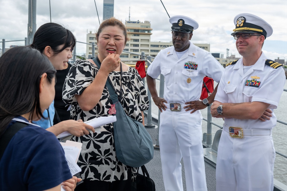 USS Chief (MCM-14) port visit to Niigata, Japan