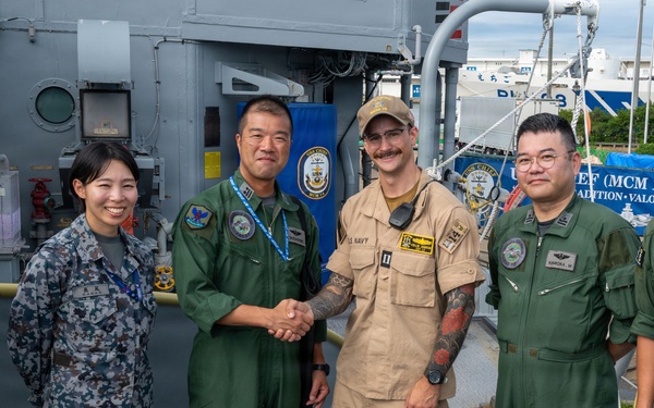 USS Chief (MCM-14) port visit to Niigata, Japan