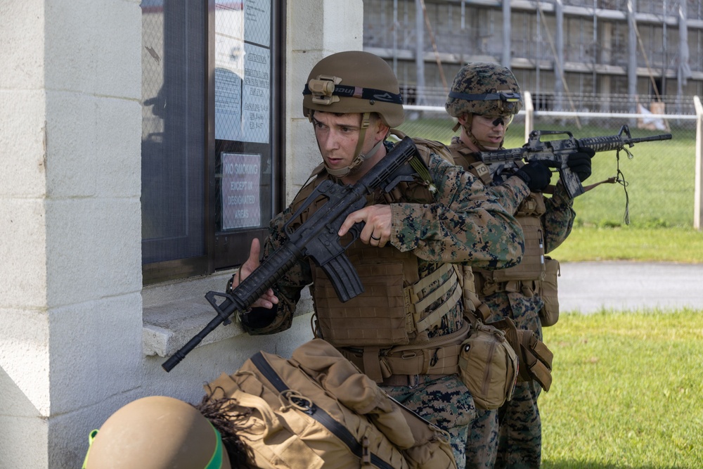 MWSS-172 service members test their skills during CMC course