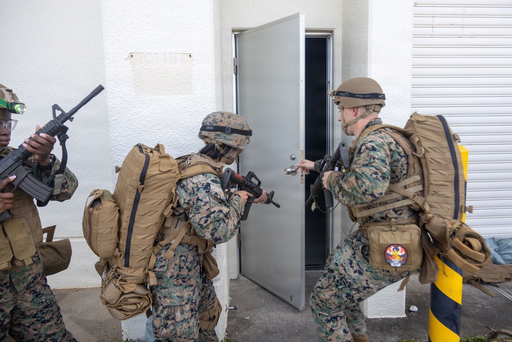 MWSS-172 service members test their skills during CMC course