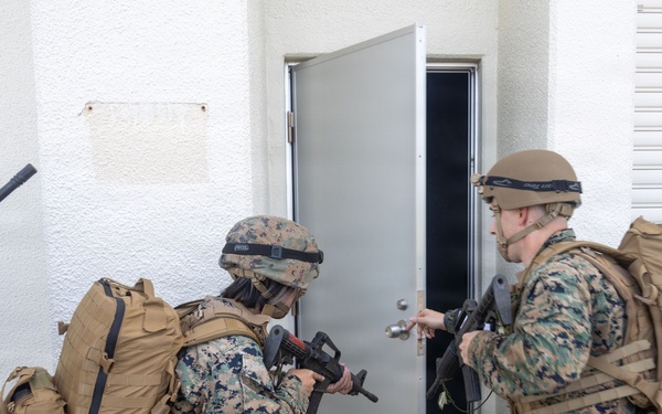 MWSS-172 service members test their skills during CMC course