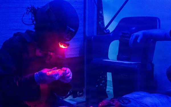 MWSS-172 service members test their skills during CMC course