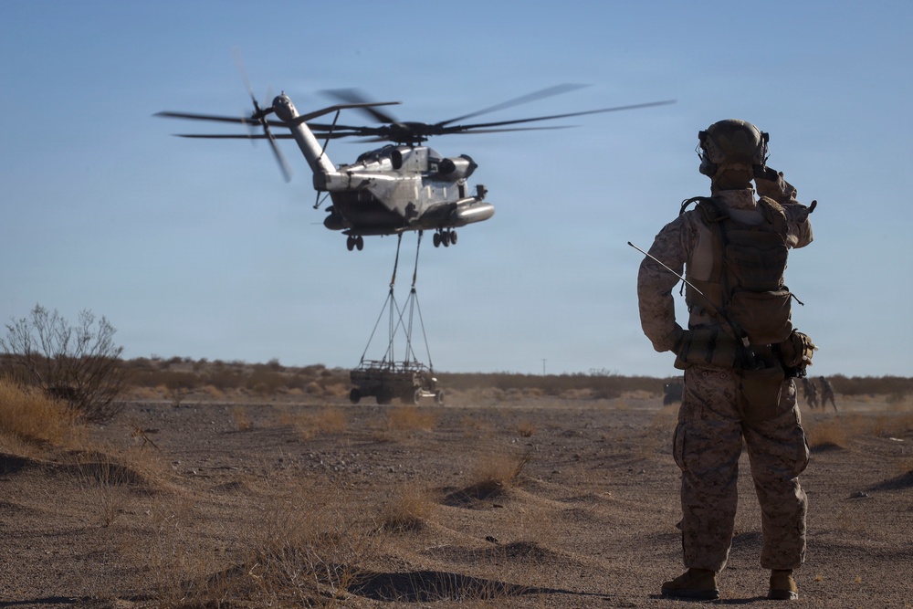 Hook and Go: CLB-2, HMH-462 HST