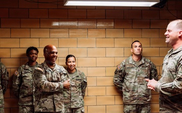 USARPAC commanding general recognizes Soldiers