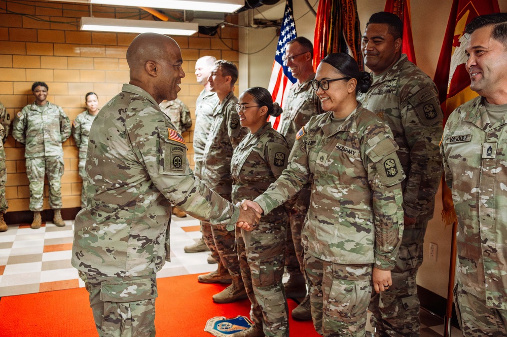 USARPAC commanding general recognizes Soldiers