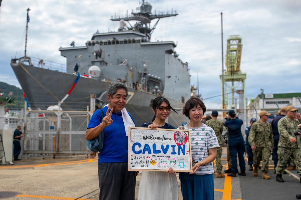 USS Rushmore (LSD 47) Returns to Sasebo, Japan