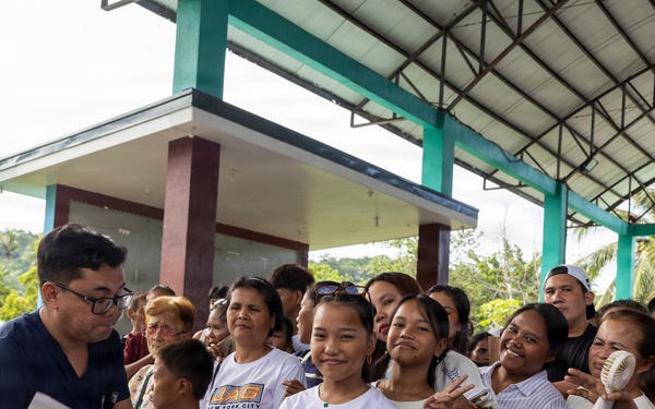 Local Doctors Lead Medical Outreach in Coron