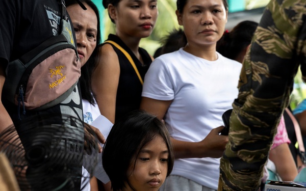 Local Doctors Lead Medical Outreach in Coron