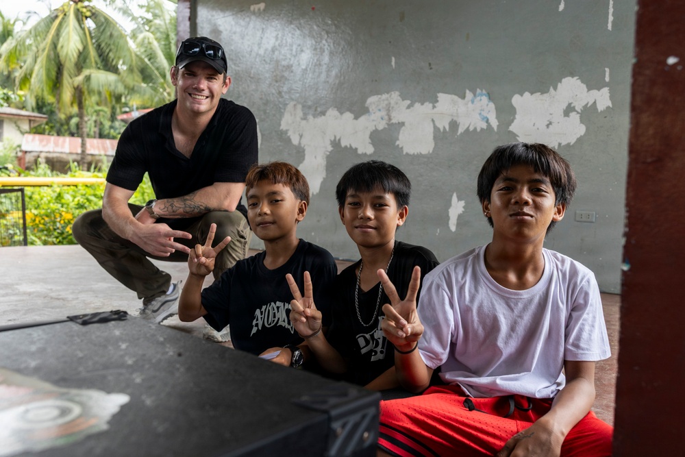 Local Doctors Lead Medical Outreach in Coron