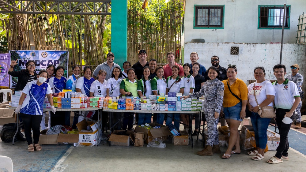 Local Doctors Lead Medical Outreach in Coron