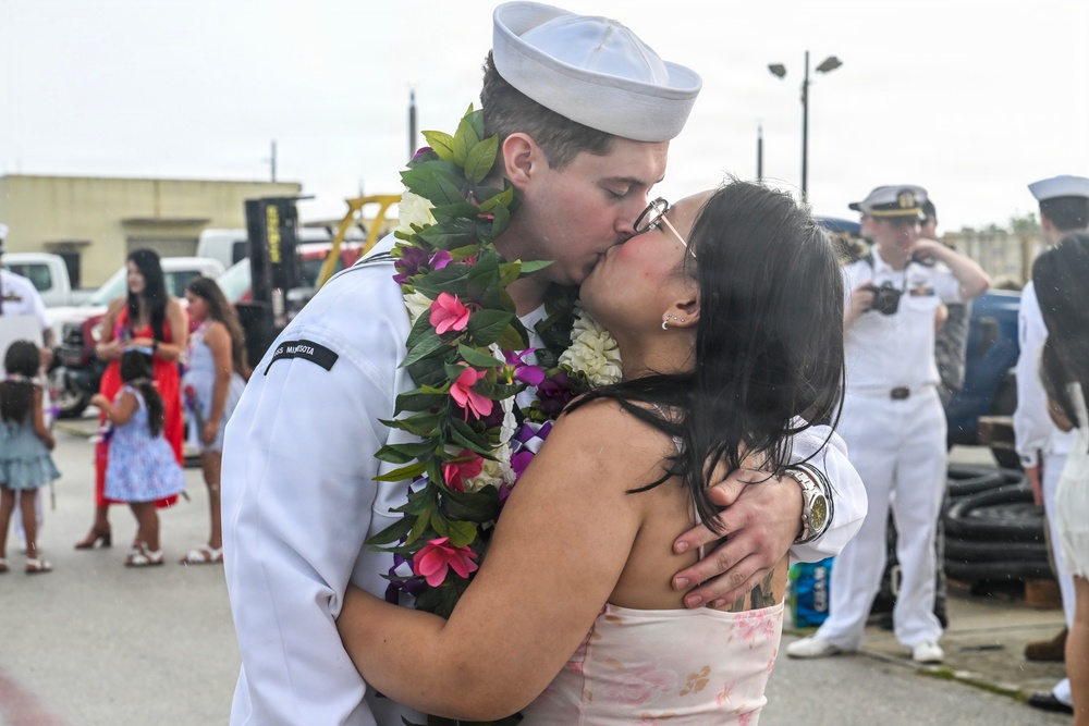 USS Minnesota (SSN 783) returns to homeport