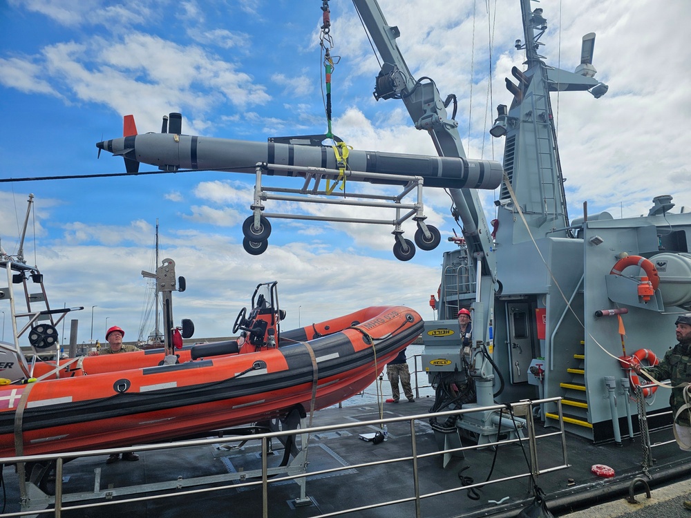 U.S. Navy UUV Loaded onto Danish Navy Ship