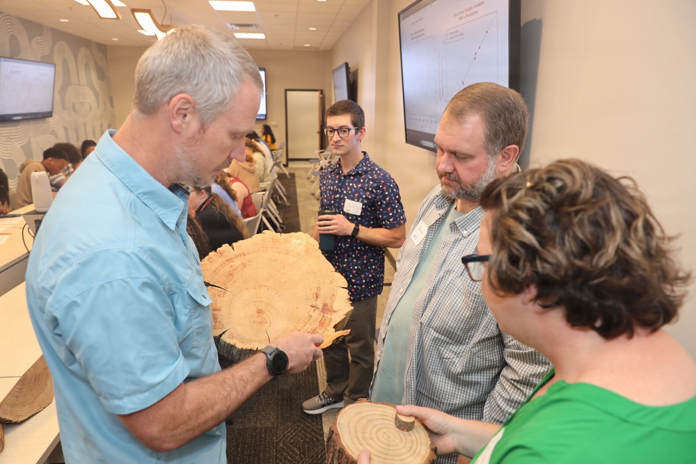 ERDC summer interns dive into research, community