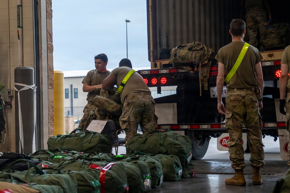 1st Combat Aviation Brigade Conducts Deployment Manifest