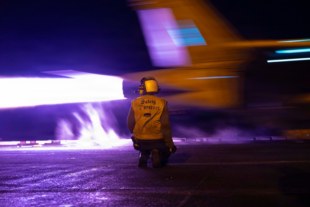 USS George H.W. Bush (CVN 77) Conducts Night Flight Operations