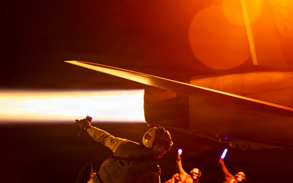 USS George H.W. Bush (CVN 77) Conducts Night Flight Operations