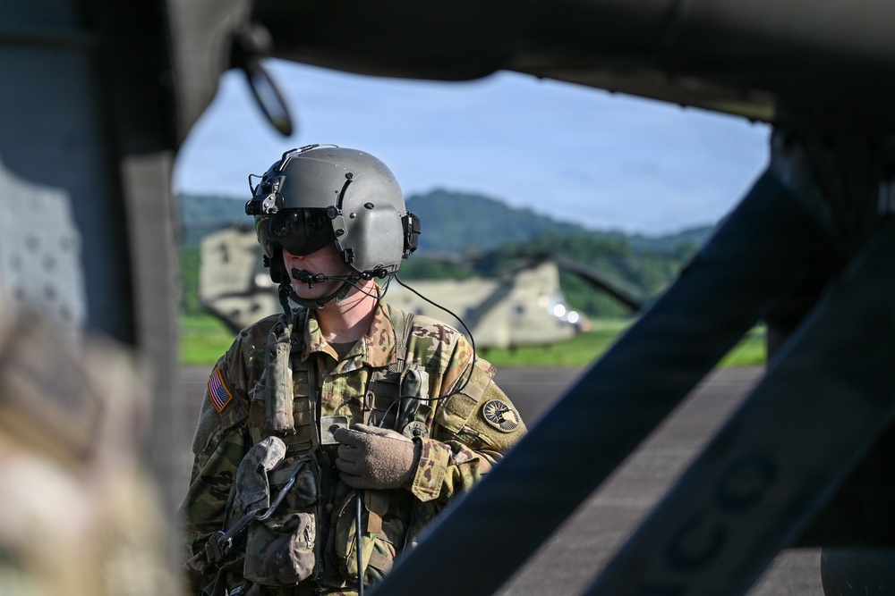 Joint Task Force-Bravo collaborates with Servicio Nacional Aeronaval to deliver bridge materials