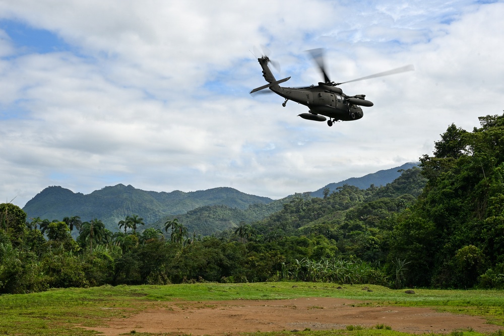 Joint Task Force-Bravo collaborates with Servicio Nacional Aeronaval to deliver bridge materials