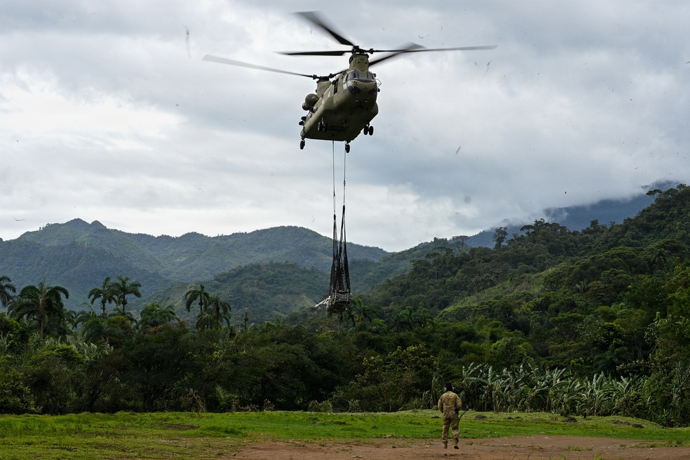 Joint Task Force-Bravo collaborates with Servicio Nacional Aeronaval to deliver bridge materials