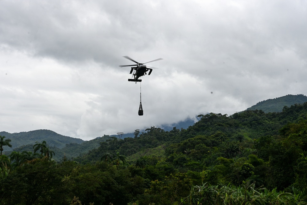 Joint Task Force-Bravo collaborates with Servicio Nacional Aeronaval to deliver bridge materials