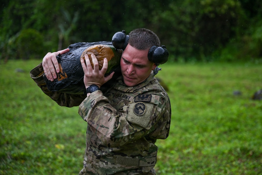 Joint Task Force-Bravo collaborates with Servicio Nacional Aeronaval to deliver bridge materials