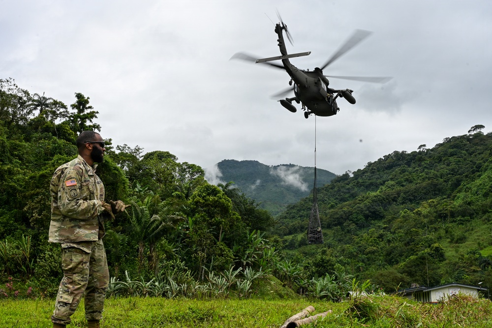 Joint Task Force-Bravo collaborates with Servicio Nacional Aeronaval to deliver bridge materials