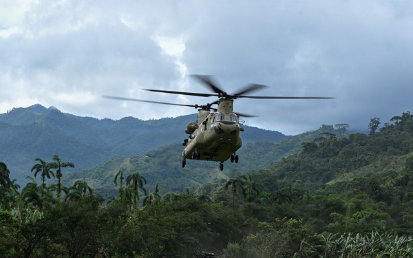 Joint Task Force-Bravo collaborates with Servicio Nacional Aeronaval to deliver bridge materials
