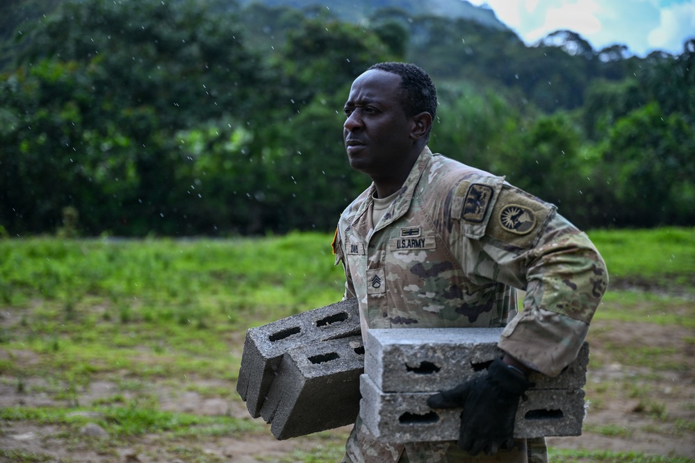 Joint Task Force-Bravo collaborates with Servicio Nacional Aeronaval to deliver bridge materials