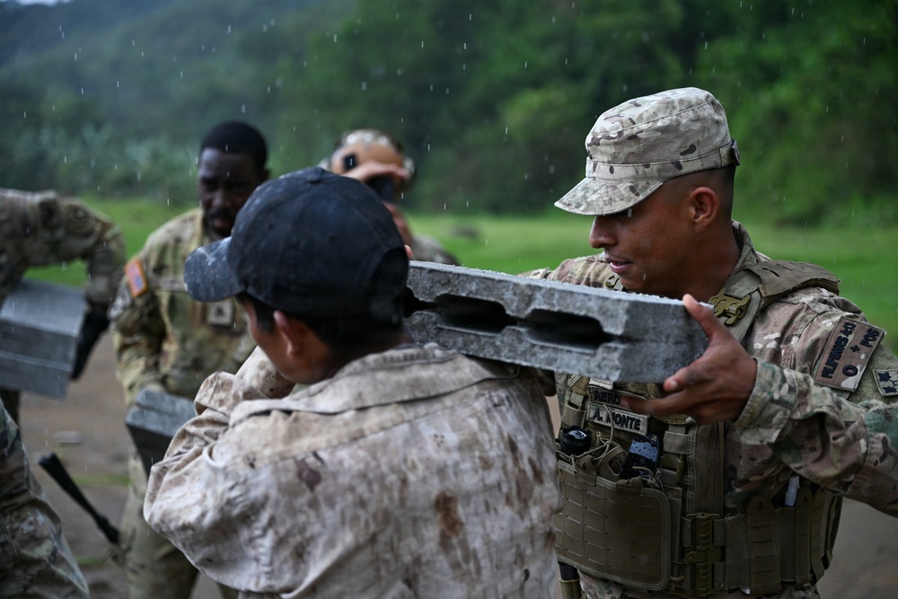 Joint Task Force-Bravo collaborates with Servicio Nacional Aeronaval to deliver bridge materials