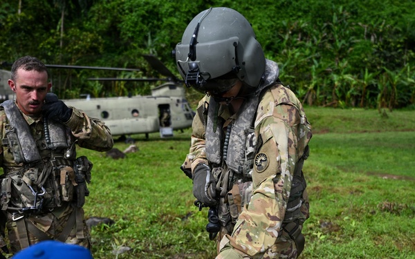 Joint Task Force-Bravo collaborates with Servicio Nacional Aeronaval to deliver bridge materials