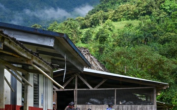 Joint Task Force-Bravo collaborates with Servicio Nacional Aeronaval to deliver bridge materials