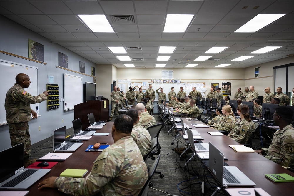 U.S. Army Reserve’s Senior Enlisted Leader Immerses in Training and Modernization at Fort Lee