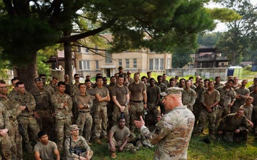 Director of Army National Guard visits Indiana Guardsmen