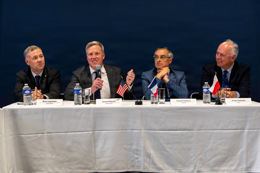 Sec Army Attends EUROSATORY