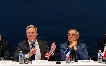 Sec Army Attends EUROSATORY