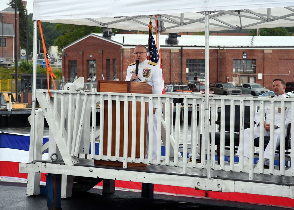 Submarine Squadron 12 holds change of command