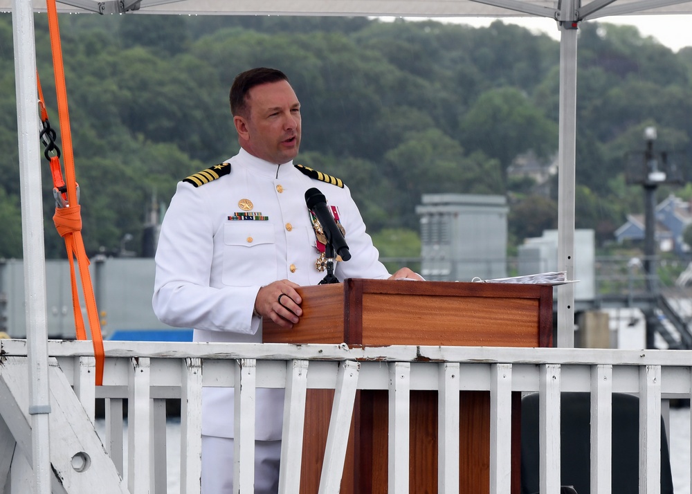 Submarine Squadron 12 holds change of command