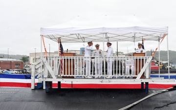 Submarine Squadron 12 holds change of command
