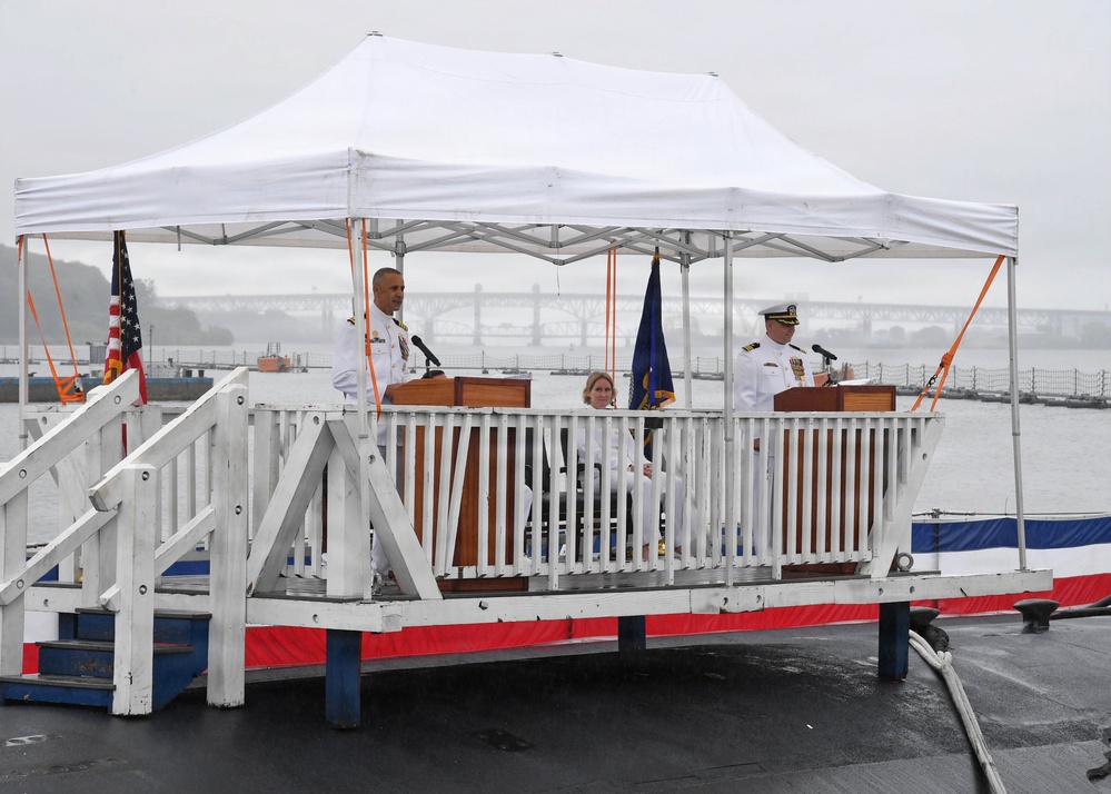 Submarine Squadron 12 holds change of command