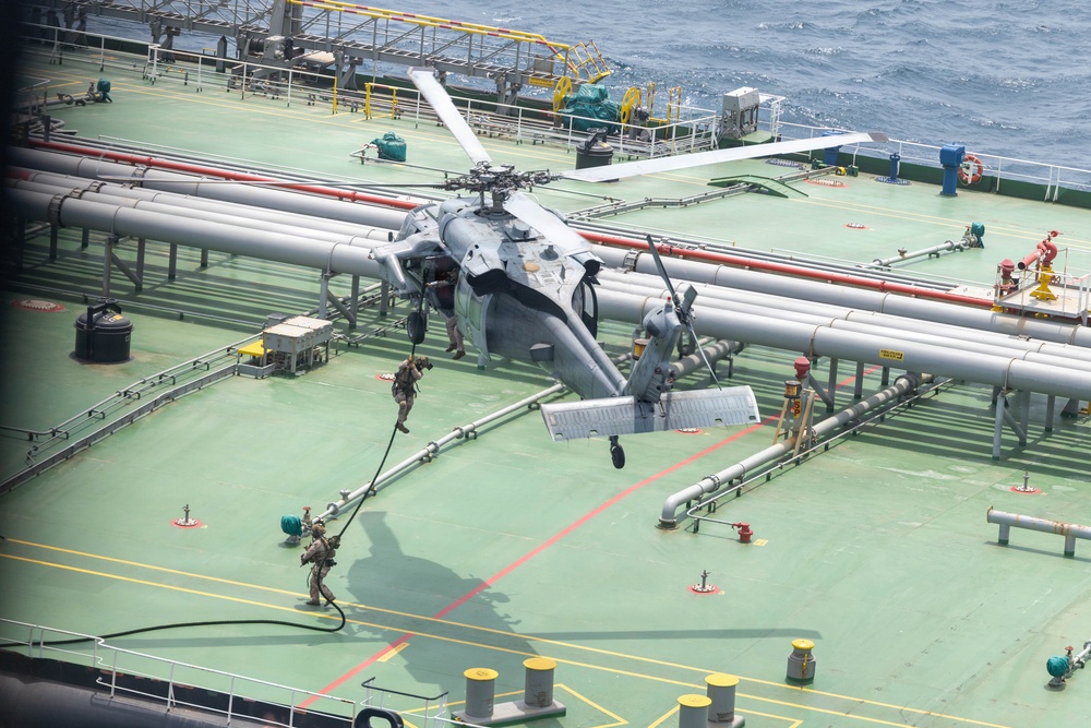 11th MEU Marines, Sailors Conduct Maritime Interception Operation