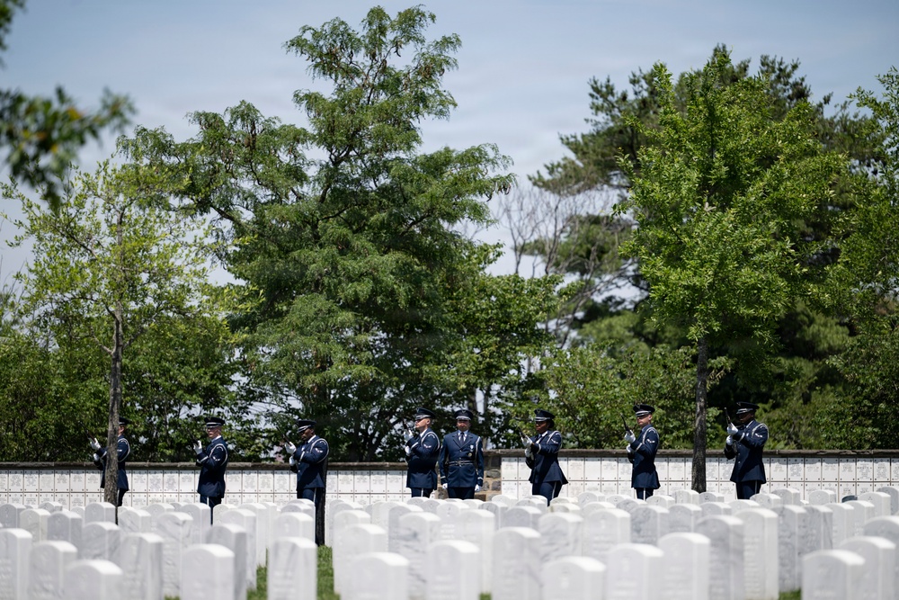 Military Funeral Honors are Conducted for U.S. Air Force Capt. Robert Gilliland Sr.