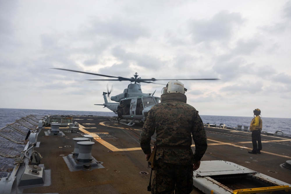 USMC Col. Lynch visits USS Gridley