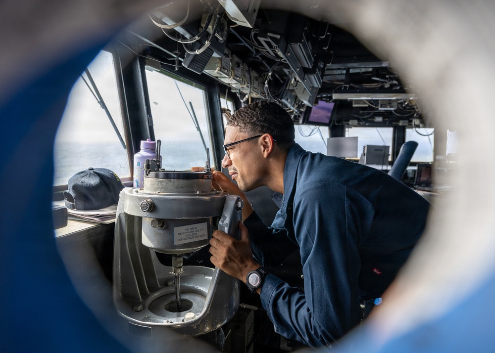 Bridge Operations Aboard USS Ross