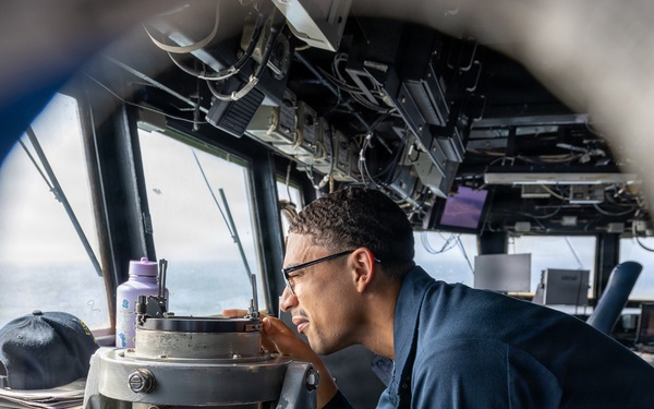 Bridge Operations Aboard USS Ross